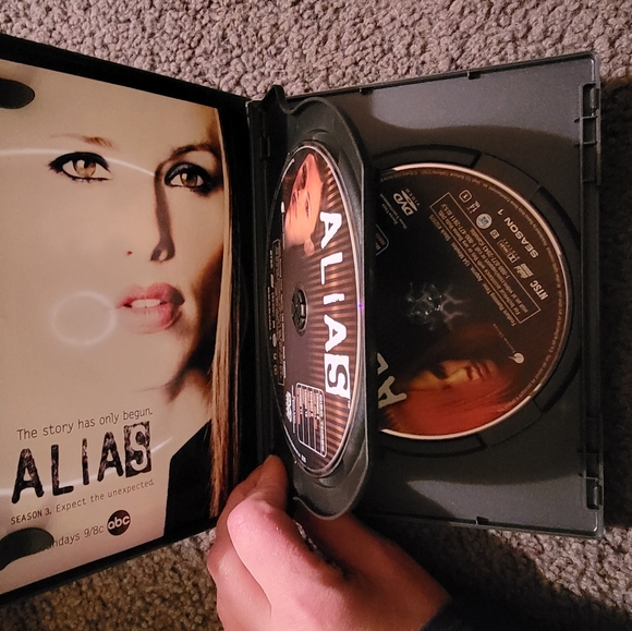 Alias: Season 1 (DVD) - Picture 4 of 8